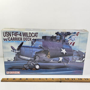 SEALED DRAGON 1/72 USN F4F-4 Wildcat w/Carrier Deck Model Kit 5024-03 New